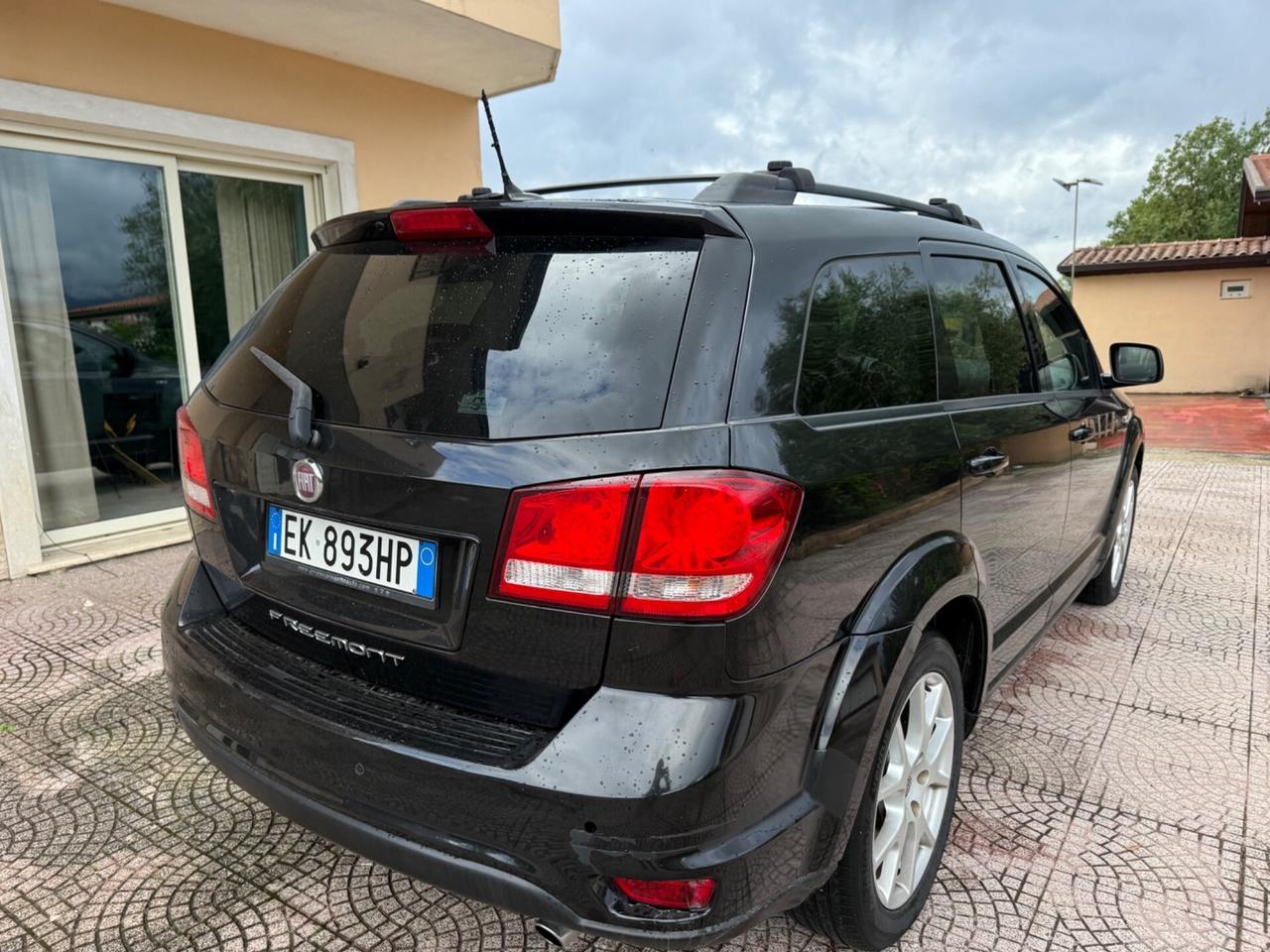 Fiat Freemont Black edition 2.0cc 140cv 7 POSTI