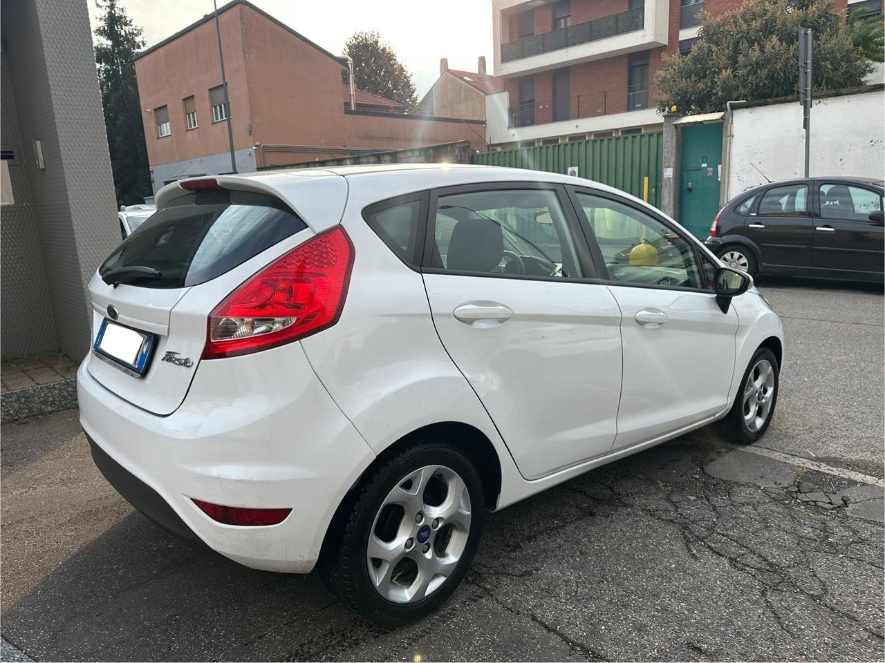 Ford Fiesta Ikon 1.2 60CV 5 porte - ok neopatentati