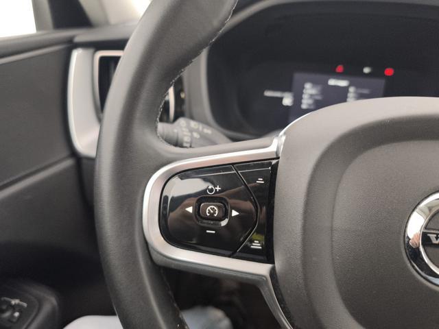 VOLVO XC60 2.0 b4 Plus Dark awd auto