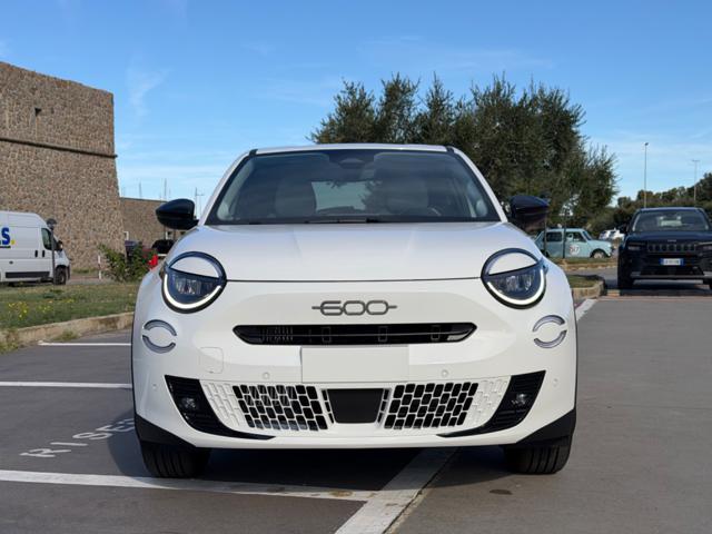FIAT 600 KM0 LA PRIMA 100CV+CARPLAY WI-FI+18''+RCAM+2PDC
