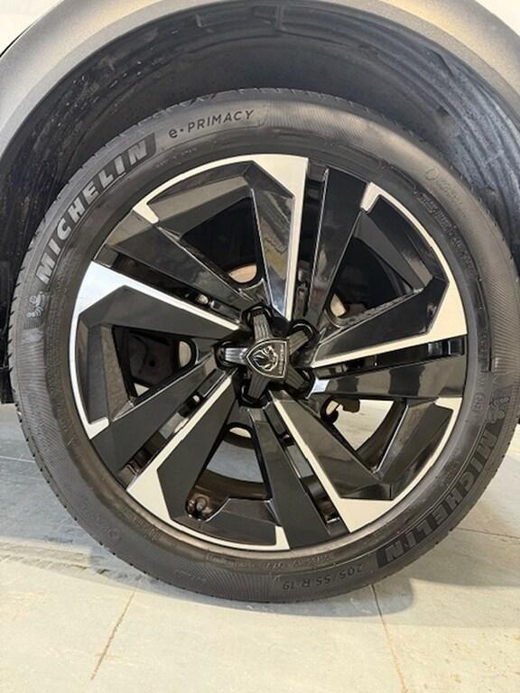 Peugeot 408 1.2 PureTech Allure Pack EAT8