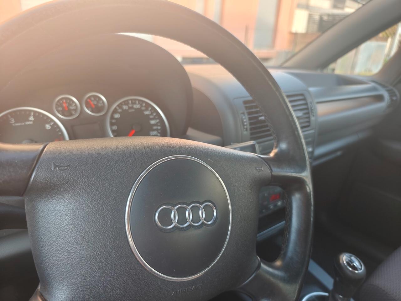 Audi A2 1.4 Benz euro 4 16V neopatentati
