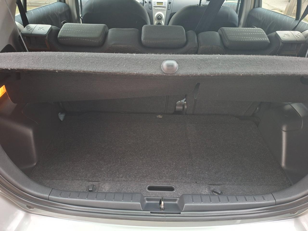 Toyota Yaris 1.3 5p. Sol *NEOPATENTATI*