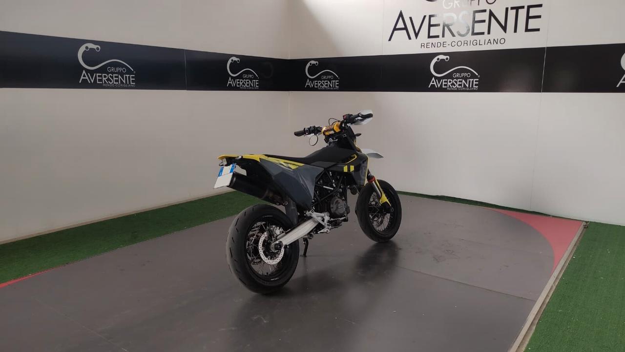 Husqvarna 701 Supermoto