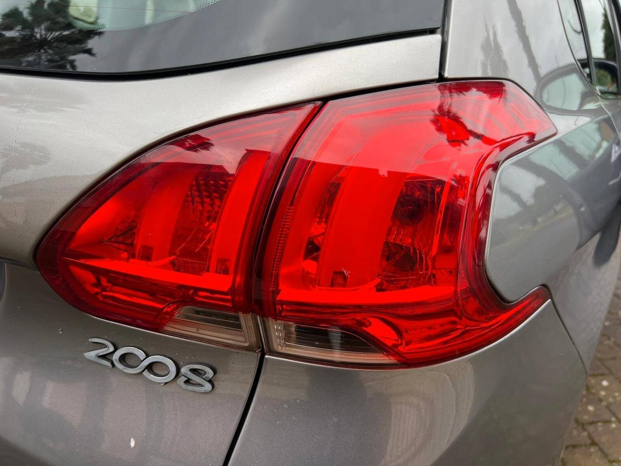 Peugeot 2008 BlueHDi 120 S&S Black Matt