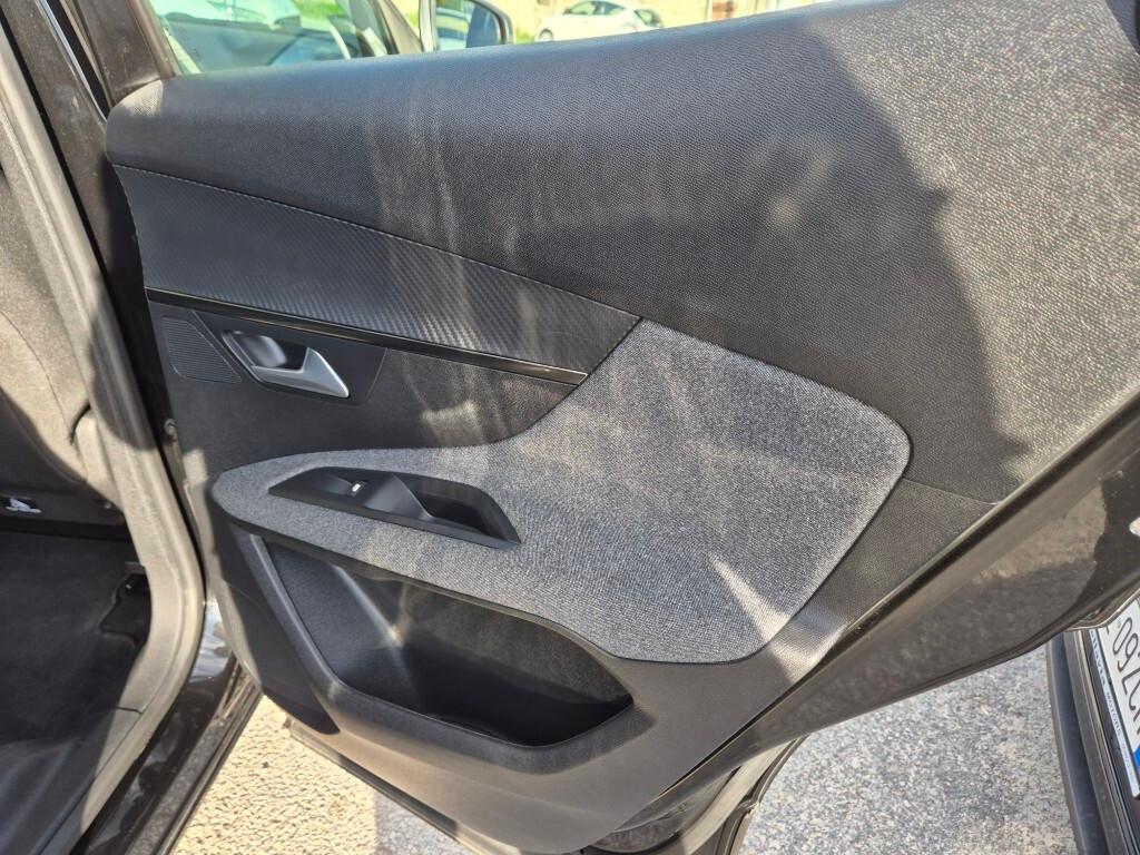 Peugeot 3008 BlueHDi 130CV EAT8 Active Business