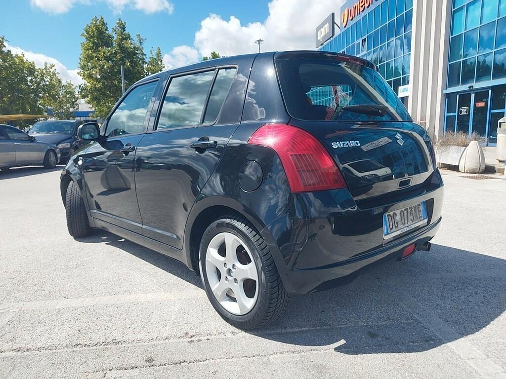 Suzuki Swift 1.3 DDiS 5p. GLX