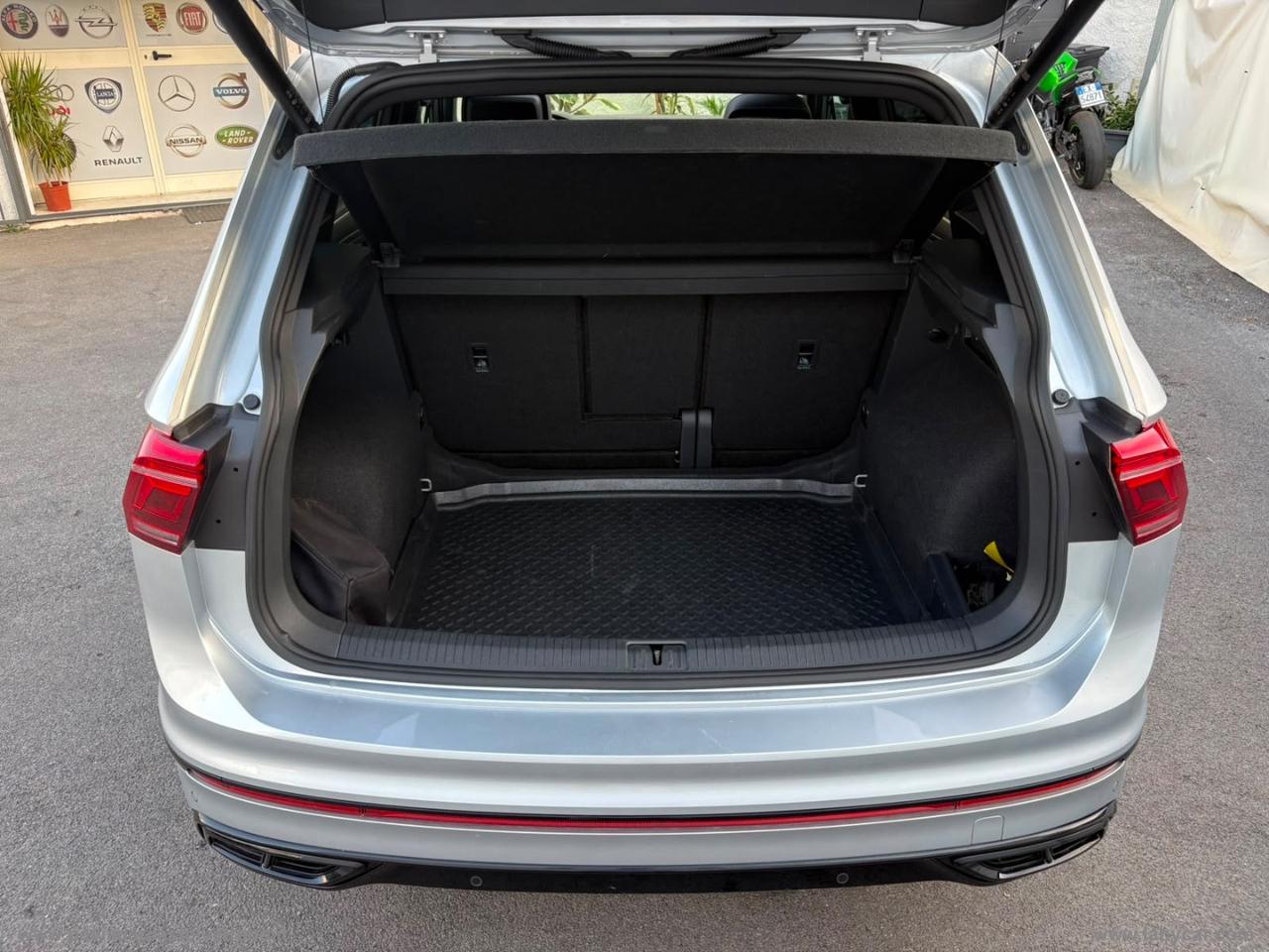 VOLKSWAGEN Tiguan 2.0 TDI 150CV SCR DSG R-Line