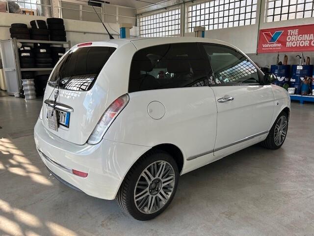 Lancia Ypsilon 1.2 Modamilano