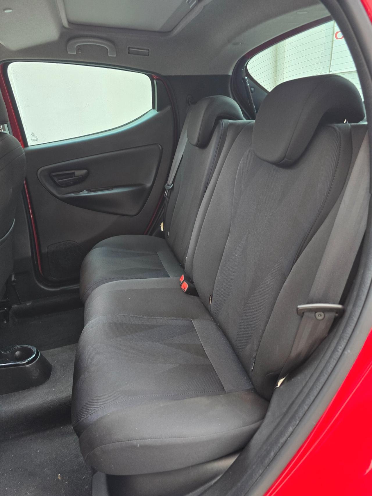 Lancia Ypsilon 1.2 69 CV 5 porte TETTO PANORAMICO APRIBILE
