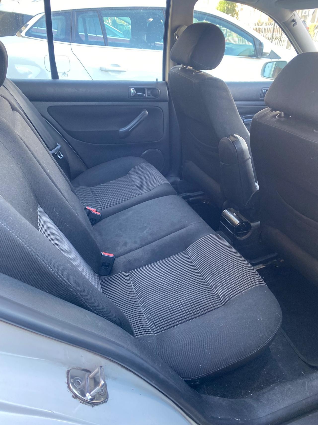 Volkswagen Golf 1.6 cat 5 porte Highline