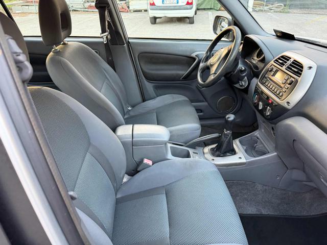 TOYOTA RAV 4 MY23 RAV4 2.0Tdi D-4D cat 5P Sol senza lavoro da fare