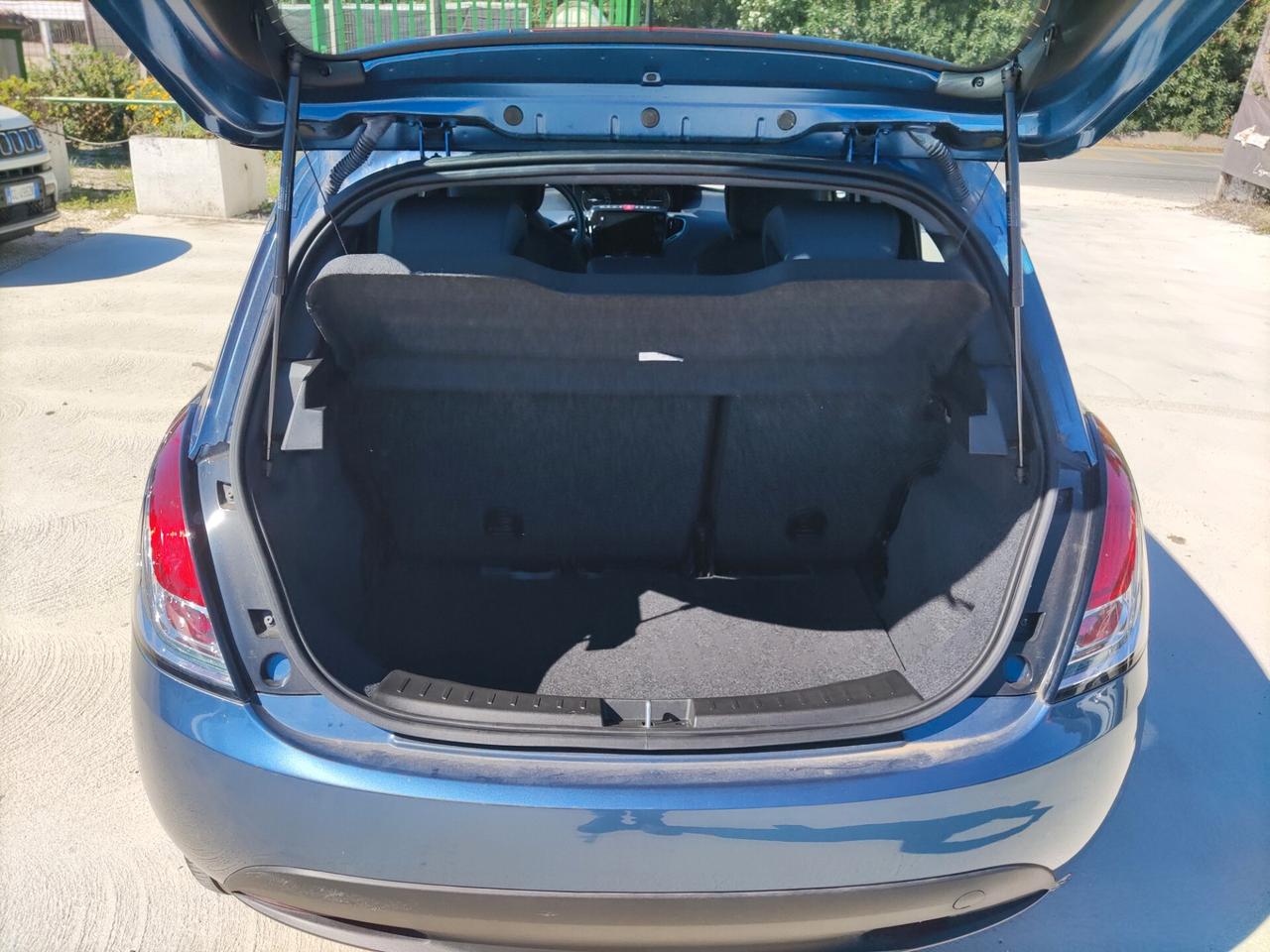 Lancia Ypsilon 1.0 FireFly 5 porte S&S Hybrid Gold
