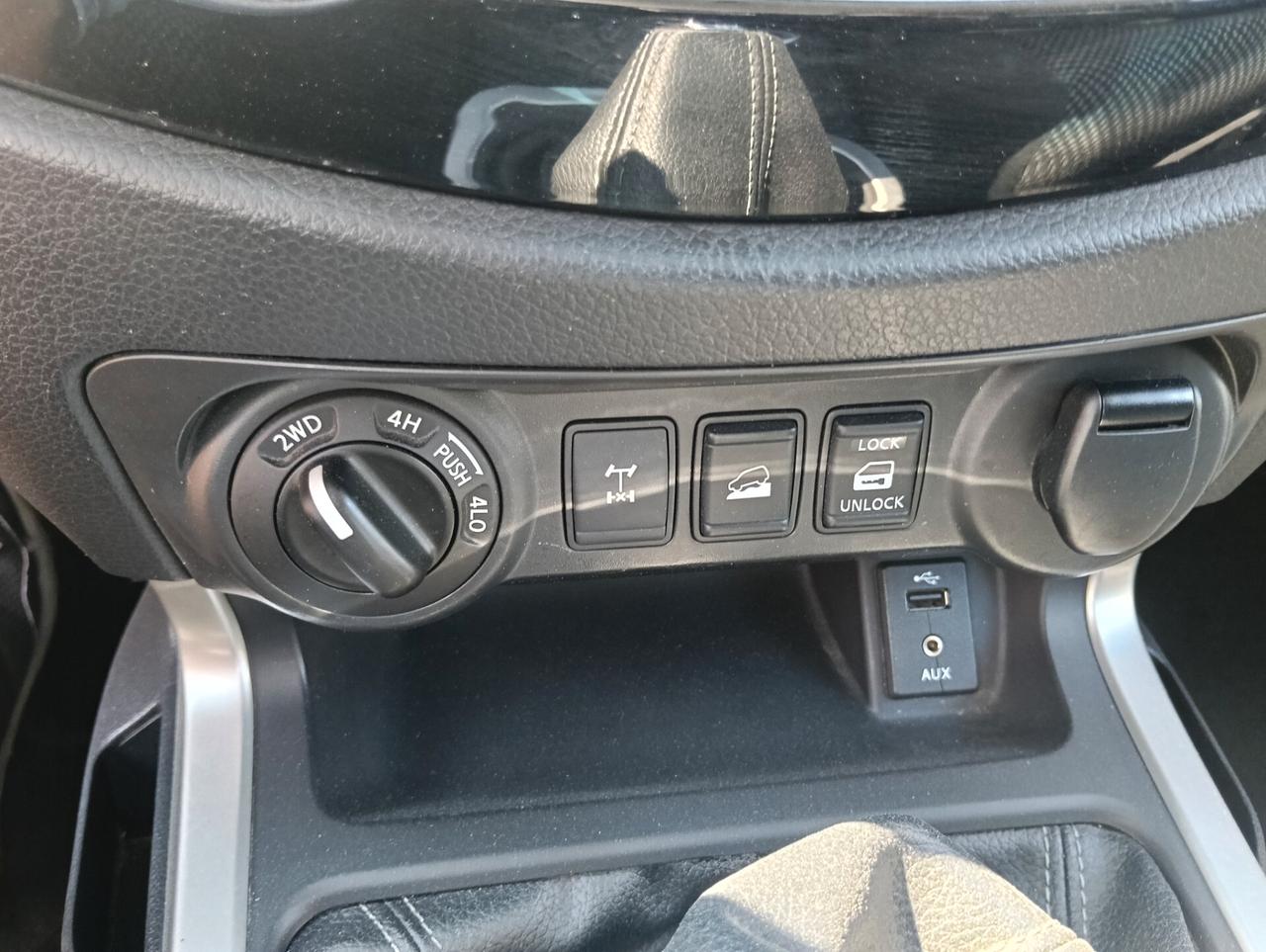 Nissan Navara 2.5 dCi 190CV 4 porte Double Cab Sport
