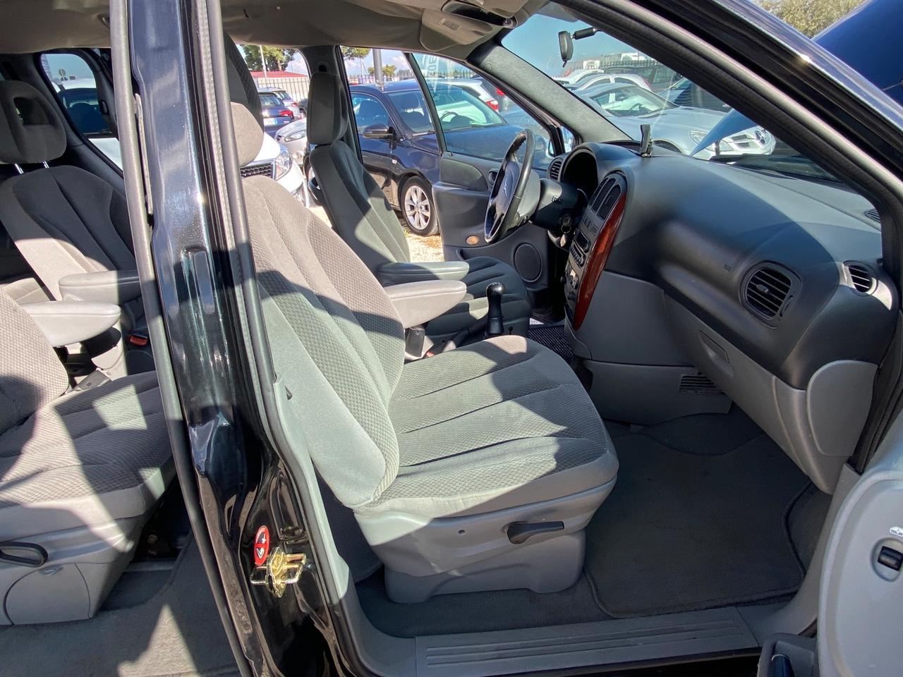 Chrysler Voyager 2.5 CRD cat LX Leather