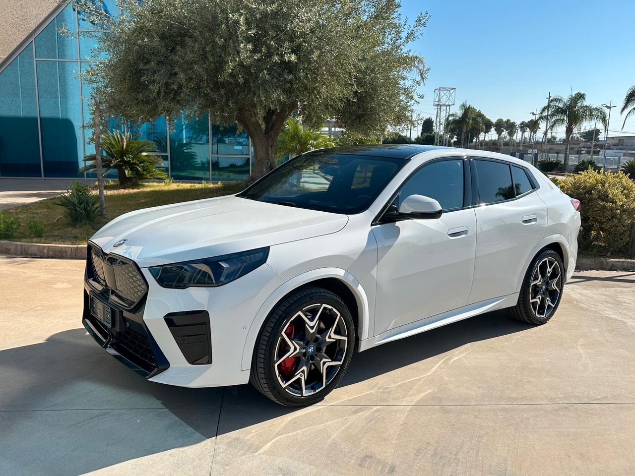 BMW iX2 xdrive MSport offerta T-Stock prezzo imperdibile