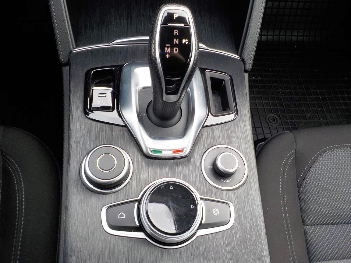 Alfa Romeo Stelvio 2.2 Turbodiesel 190 CV AT8 Q4 Business