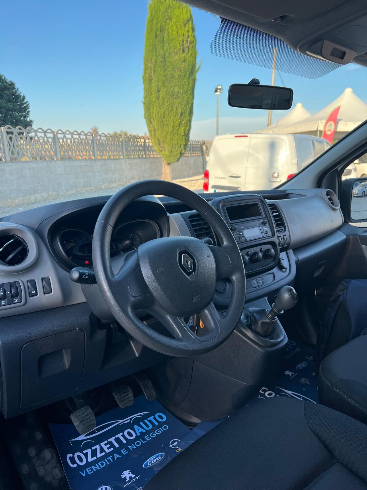 Renault Trafic 9 posti 1.6 diesel in arrivo