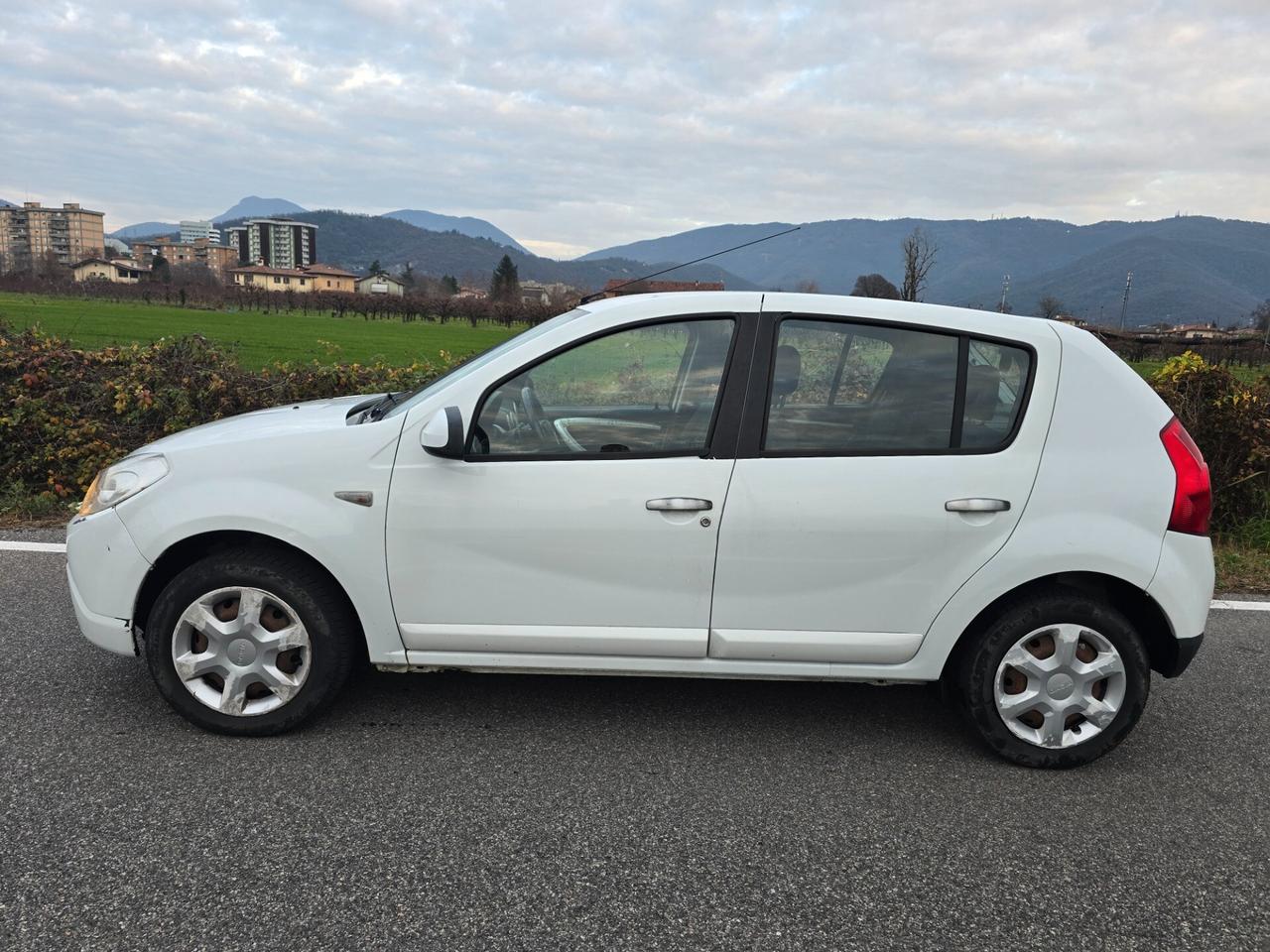 DACIA SANDERO 1.2 "OK PER NEOPATENTATI"