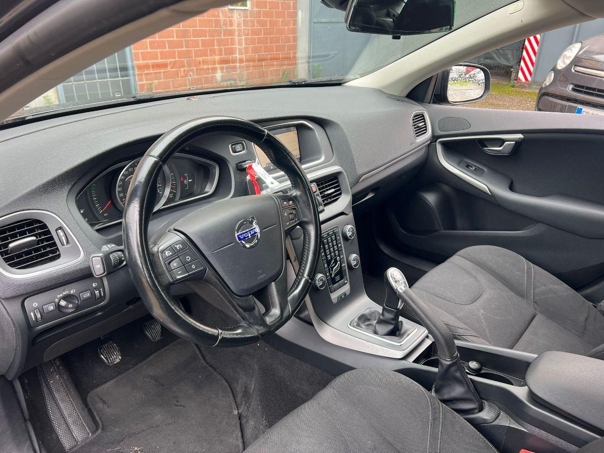 VOLVO - V40 - 1.6 D2 Summum