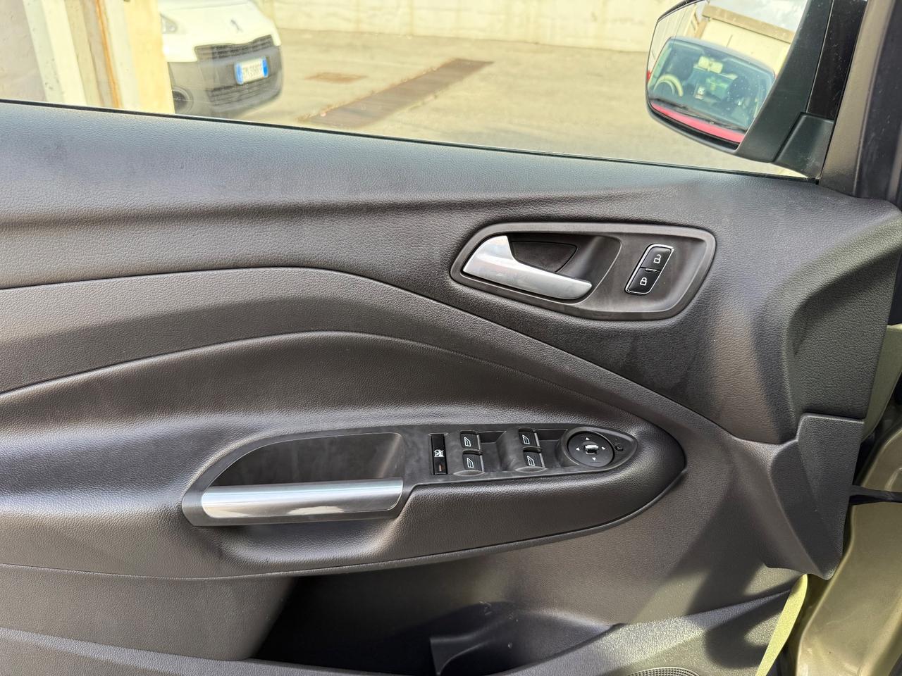 Ford Kuga 2.0 TDCI Retrocamera Navigatore