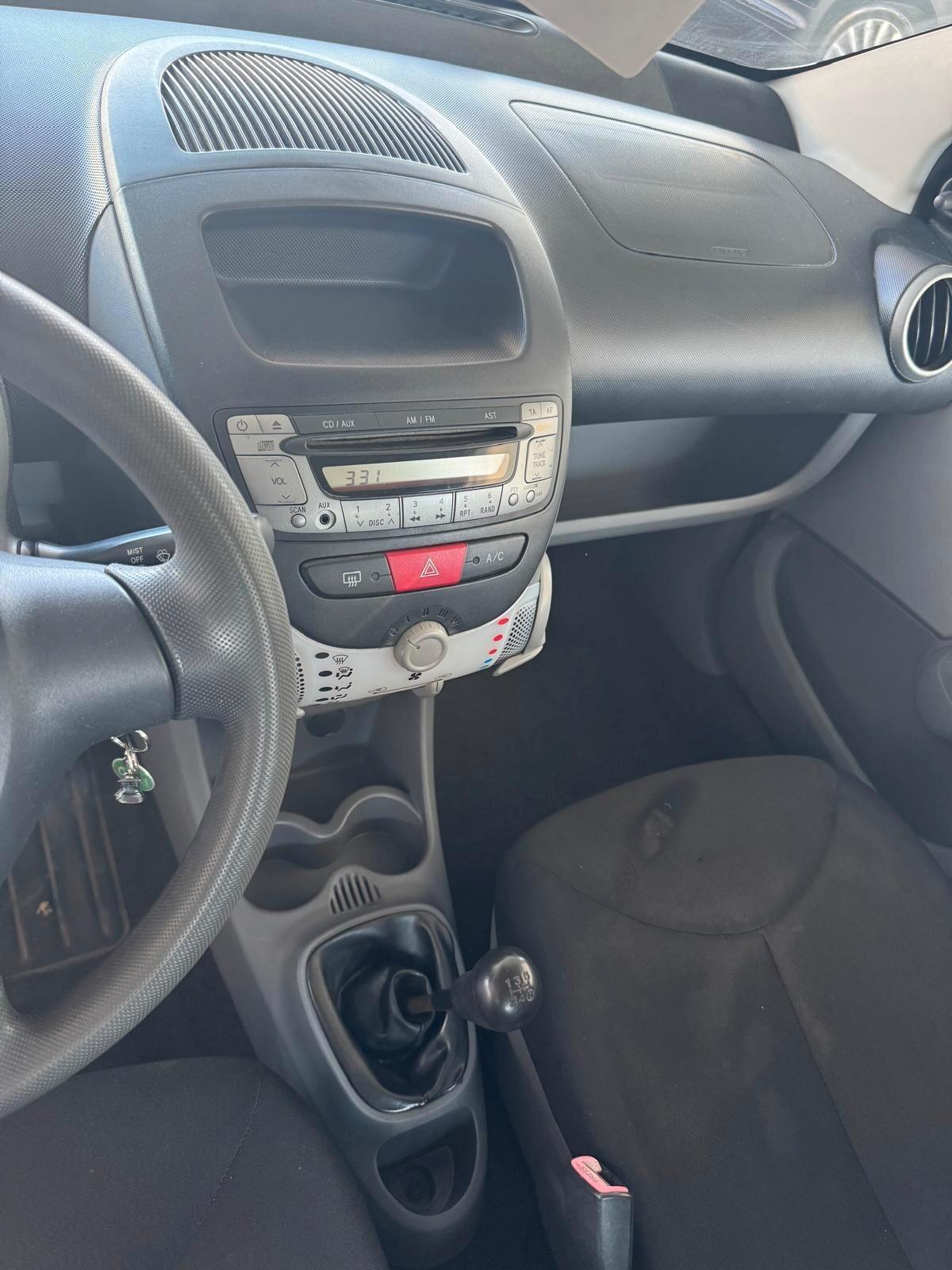 Toyota Aygo 1.0 12V VVT-i 5 porte Sol Connect EDITION