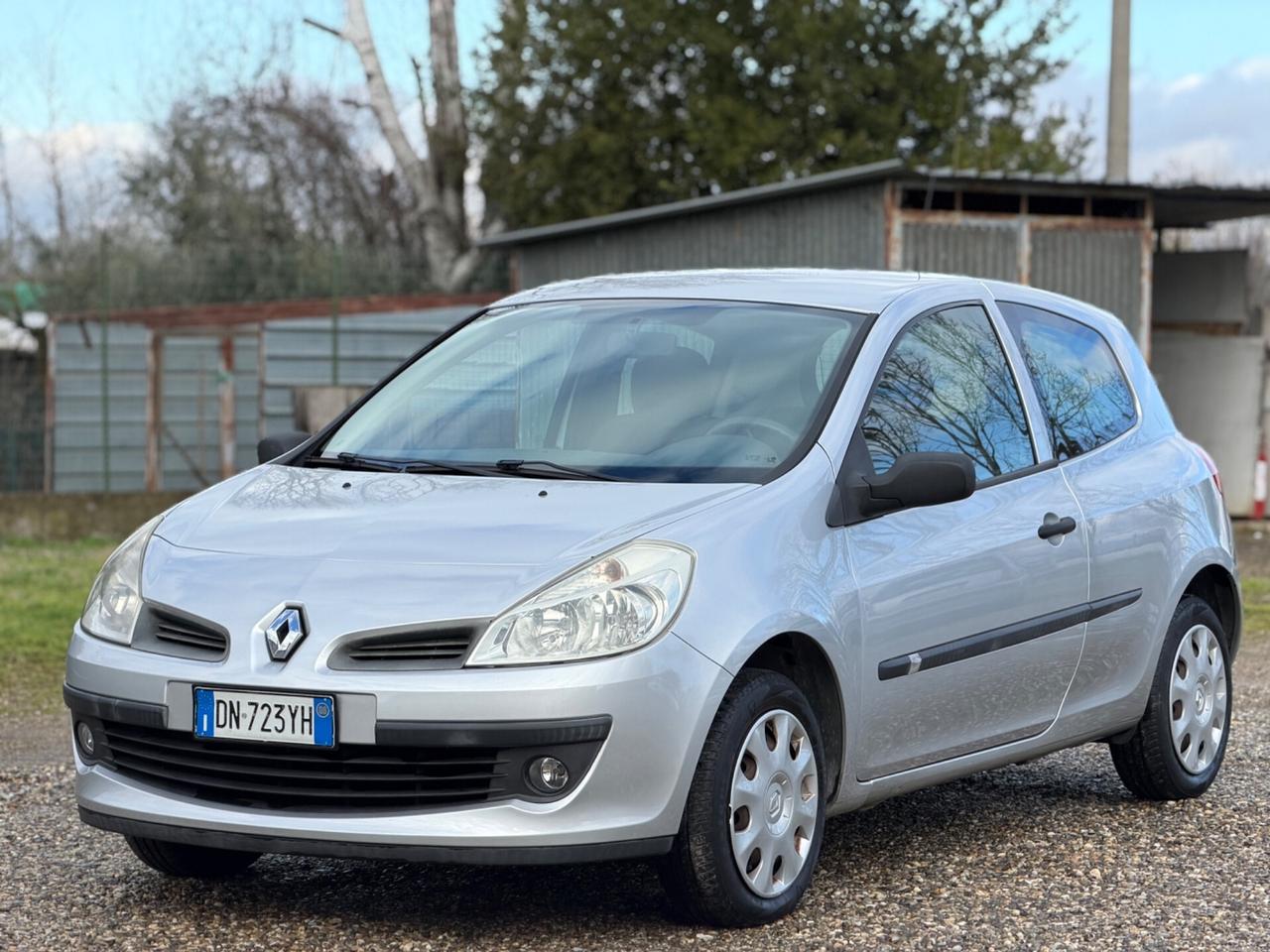 Renault Clio 1.2 16V 3 porte Dynamique