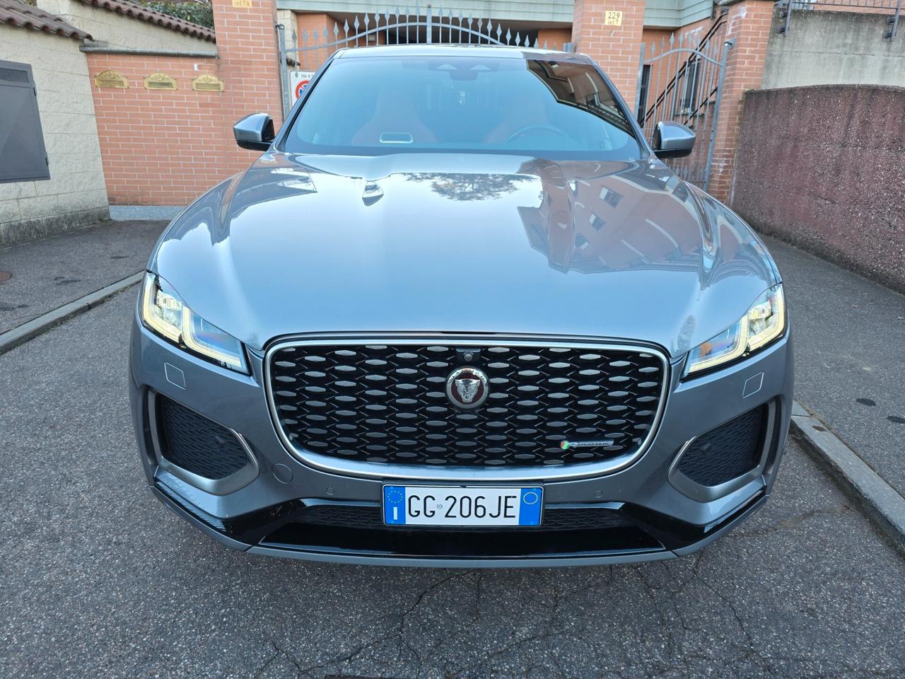 Jaguar F-Pace 2.0 D 204 CV AWD aut. R-Dynamic SE