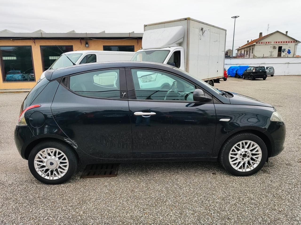 Lancia Ypsilon 1.2 69 CV 5 porte Platinum