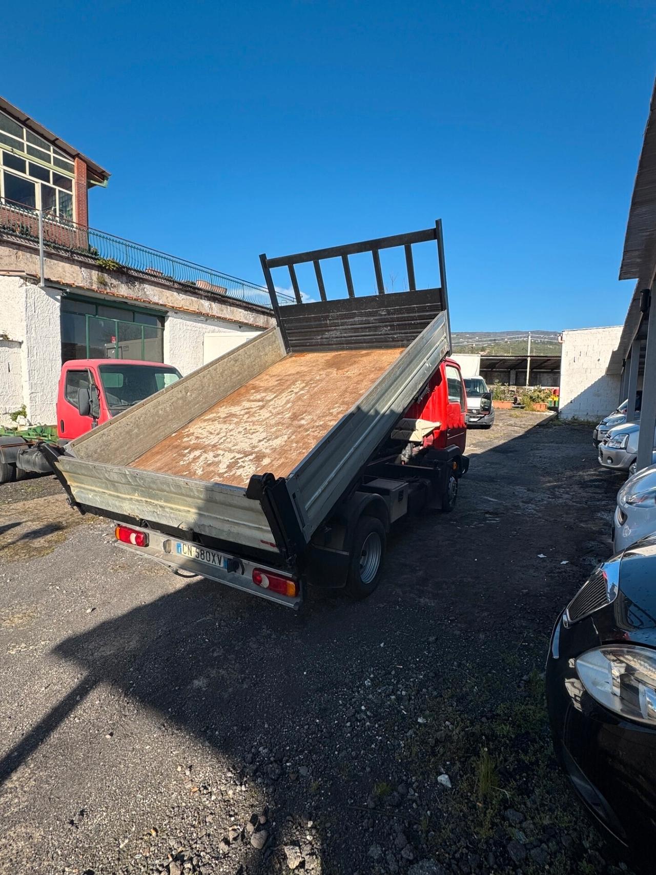 Nissan Cabstar 35.13 TDI 3000 CILINDRATA RIBALTABILE TRILATERALE