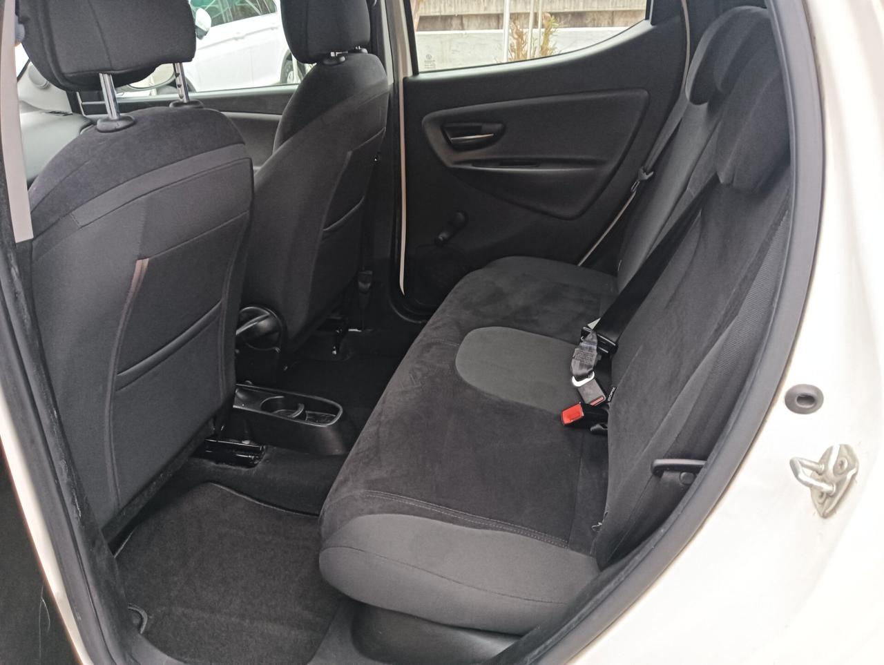 Lancia Ypsilon 1.2 69 CV 5 porte Platinum