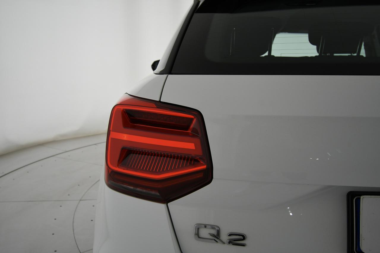 AUDI Q2 35 1.5 tfsi Business Design LED+C17"