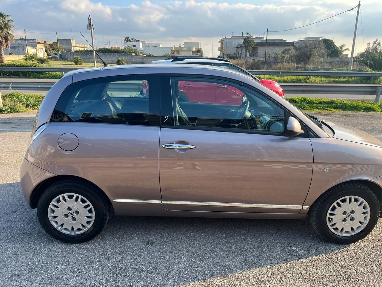 Lancia Ypsilon 1.3 MJT 75 CV Elle Unipro 2010