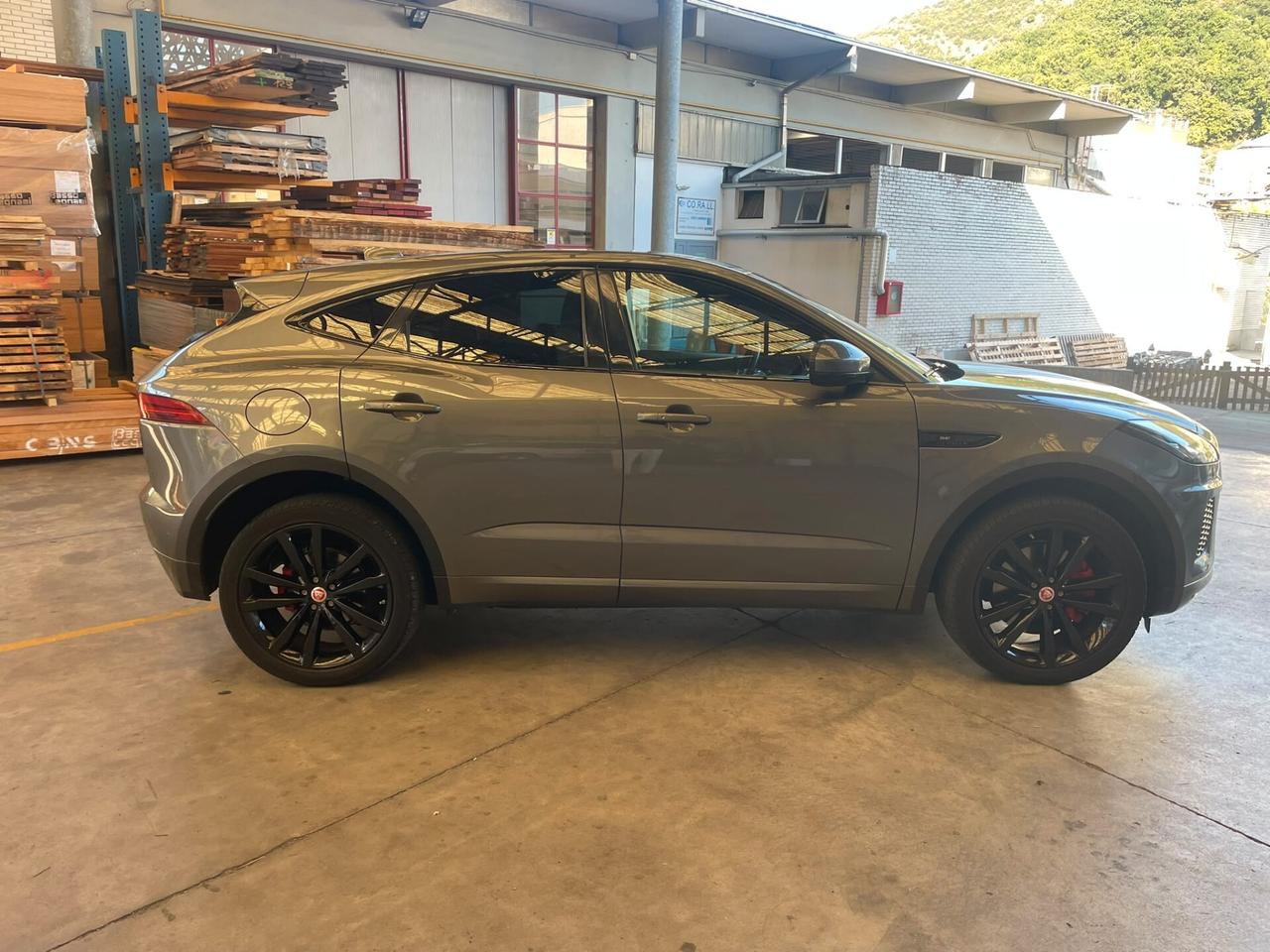 Jaguar E-Pace 2.0D 240 CV AWD aut. R-Dynamic SE