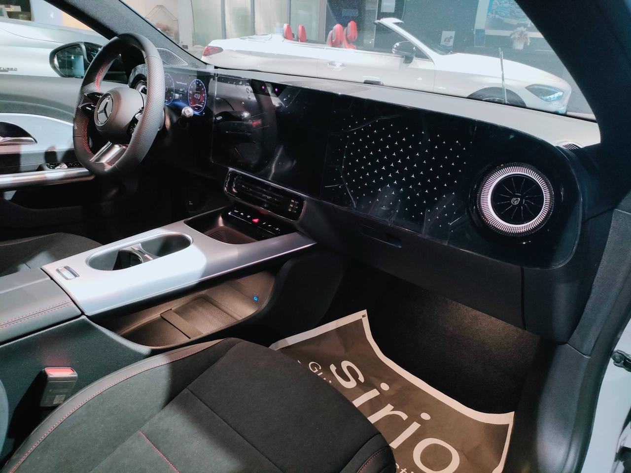 Mercedes-Benz CLA 250+ con tecnologia EQ