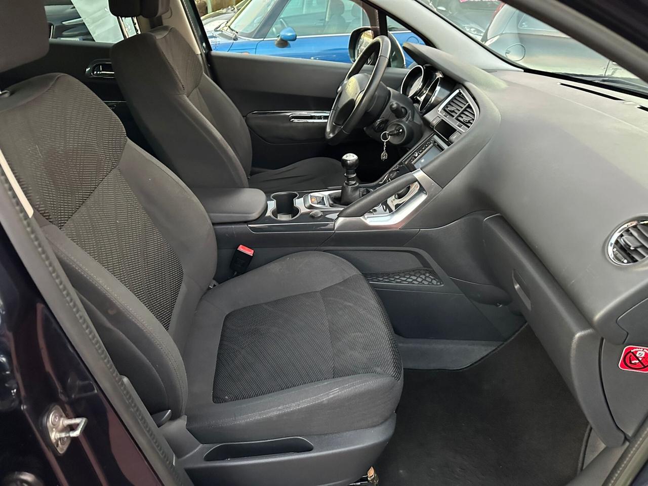 Peugeot 3008 1.6 HDi 115CV Allure