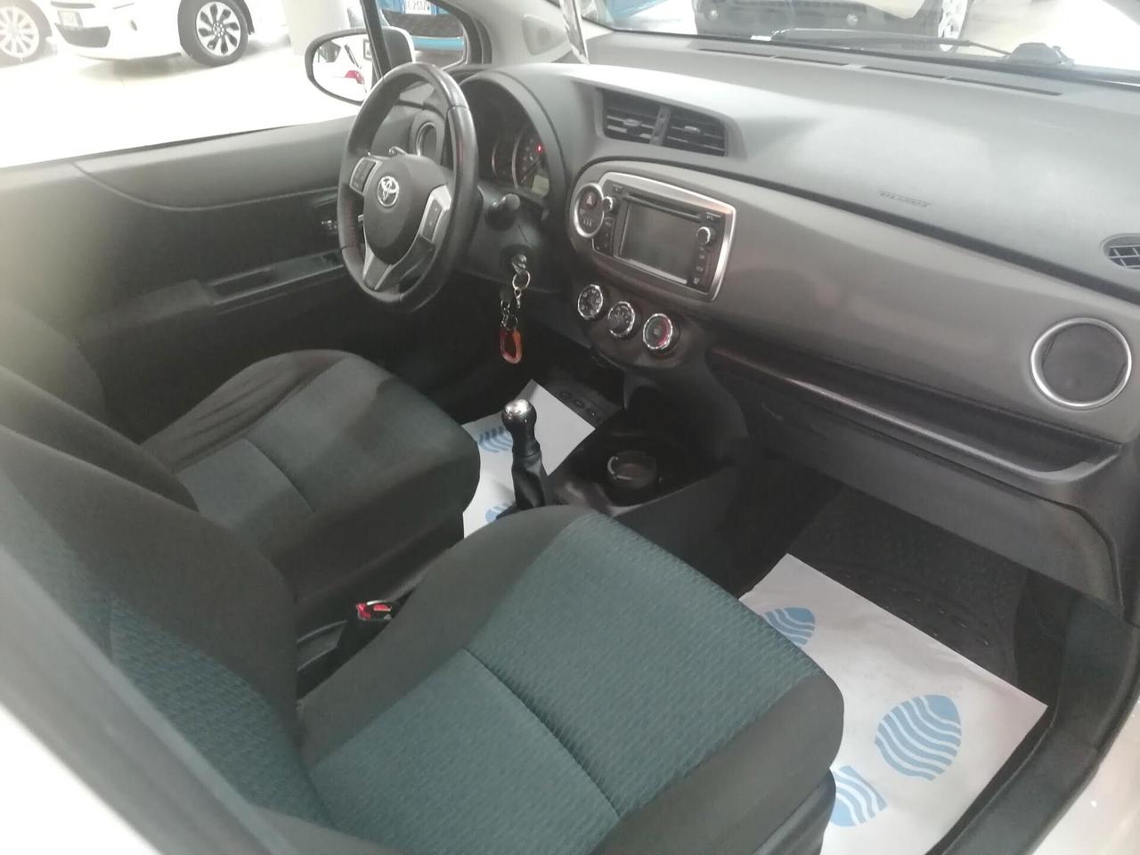 Toyota Yaris 1.0 5 P(NEOPATENTATI)