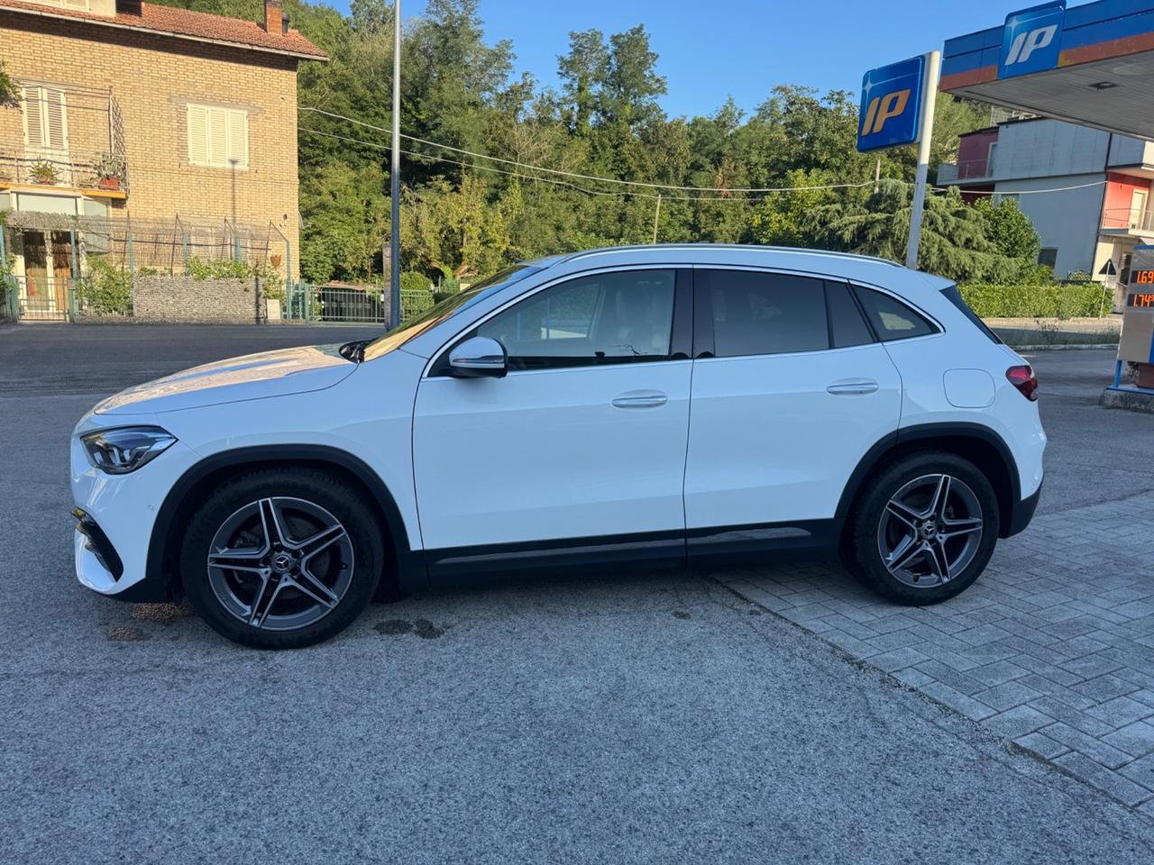 Mercedes-benz GLA 200 180 d Premium AMG