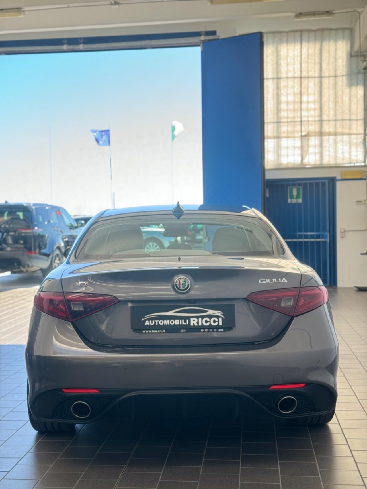 Alfa Romeo Giulia 2.2 Turbodiesel 210 CV AT8 AWD Q4 Veloce