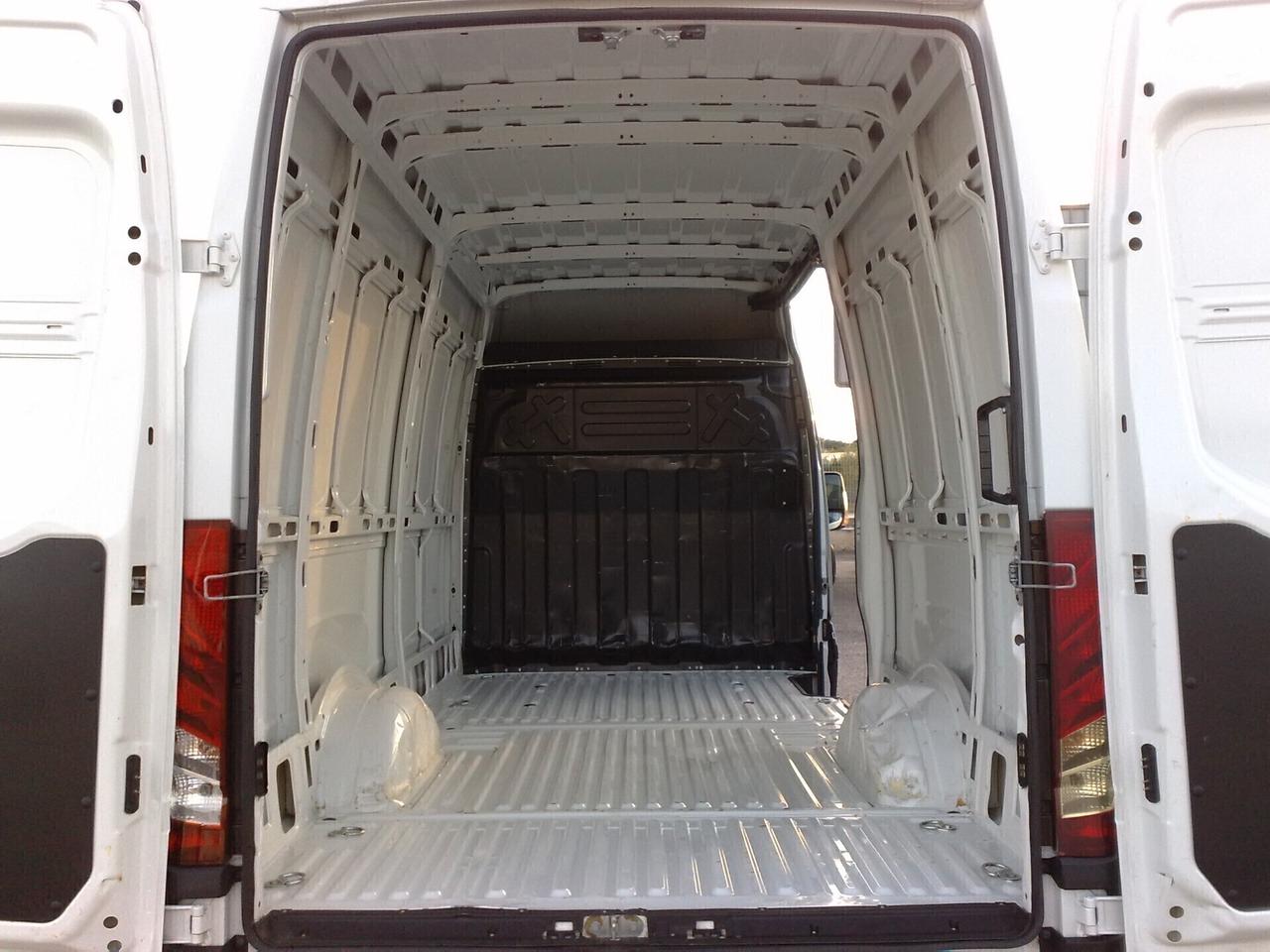 Iveco Daily 35s14 2.3hpt Furgone di serie - 2021