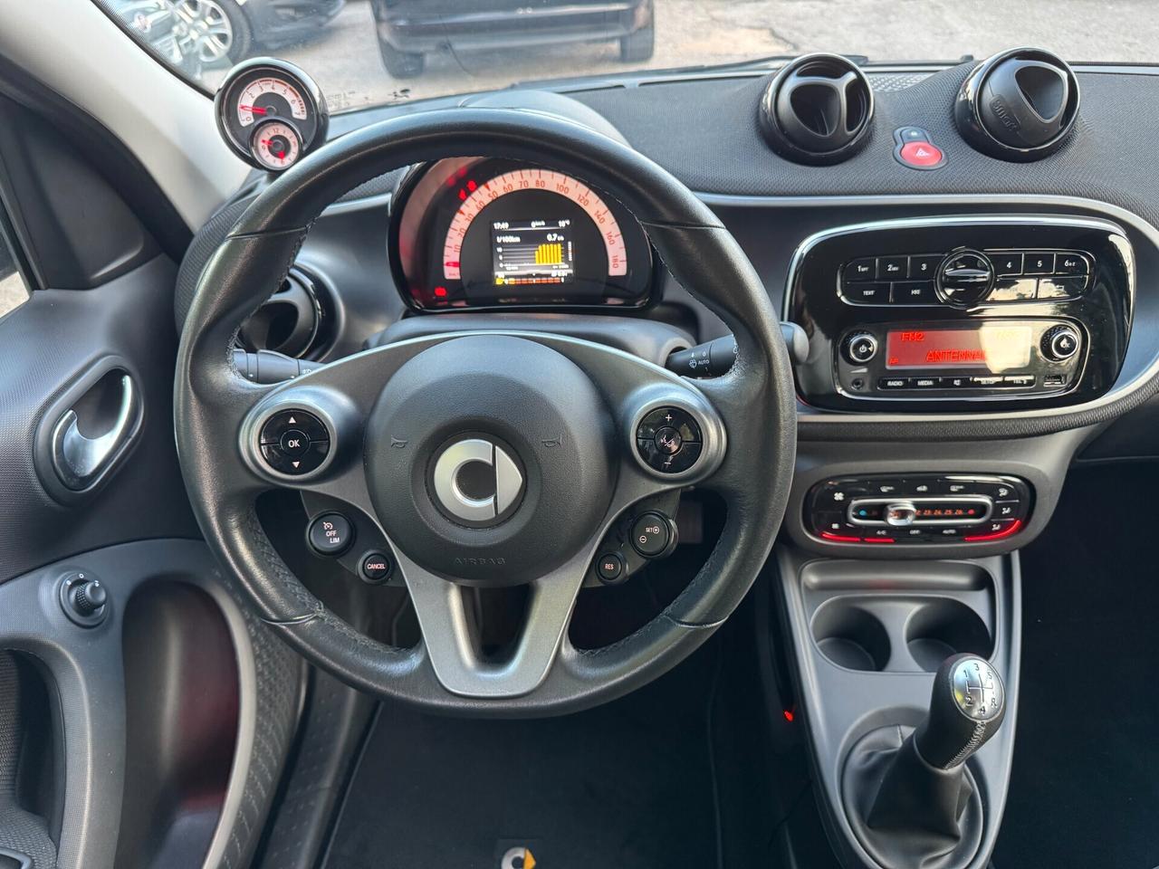 Smart ForFour 70 1.0 Passion 2018 LED