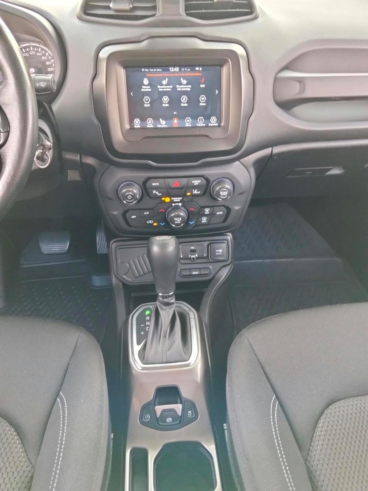 Jeep Renegade 1.3 T4 DDCT Automatic*Navi*Radar*Full