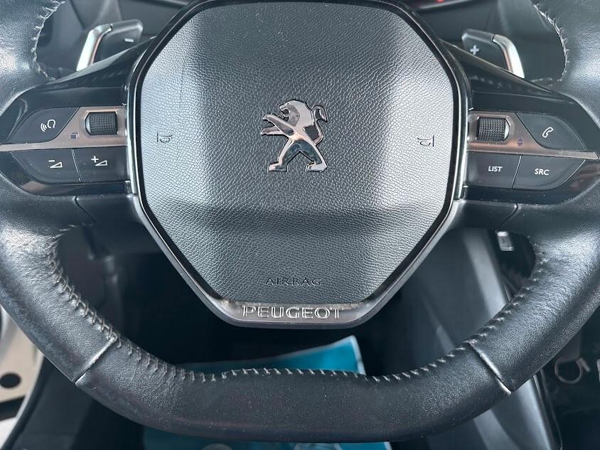 Peugeot 2008 PureTech 130 EAT 8 Allure 60.000KM