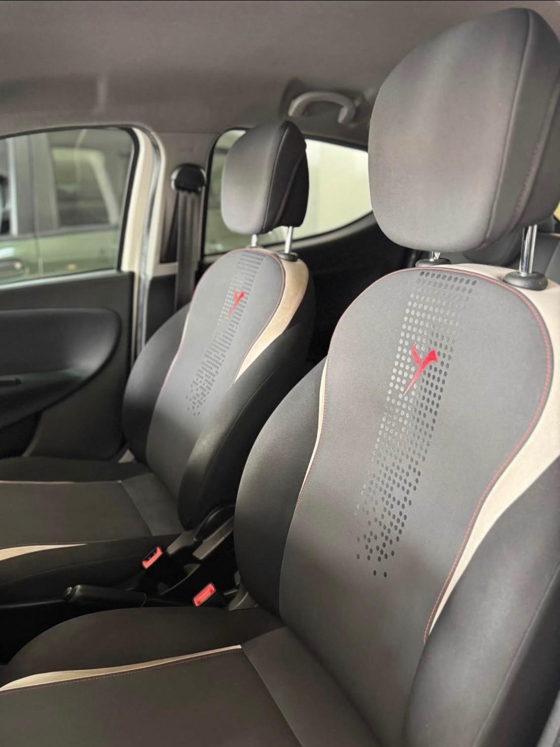 Lancia Ypsilon 1.2 69 CV 5 porte Platinum