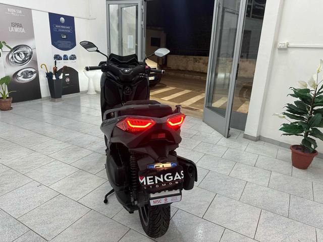 YAMAHA X-MAX 300 Tech