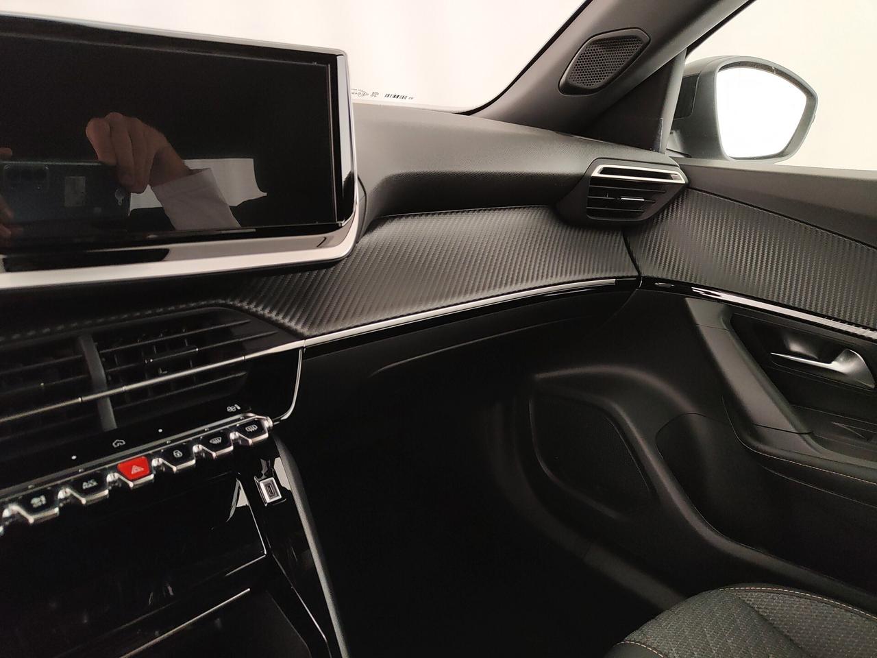 Peugeot 2008 Hybrid 145 e-DCS6 Allure