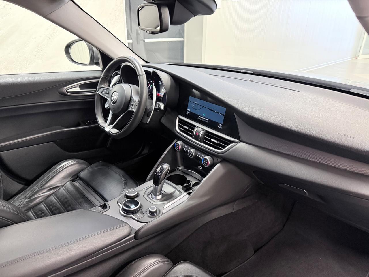 Alfa Romeo Giulia 2.2 Turbodiesel 210 CV AT8 AWD Q4 Veloce