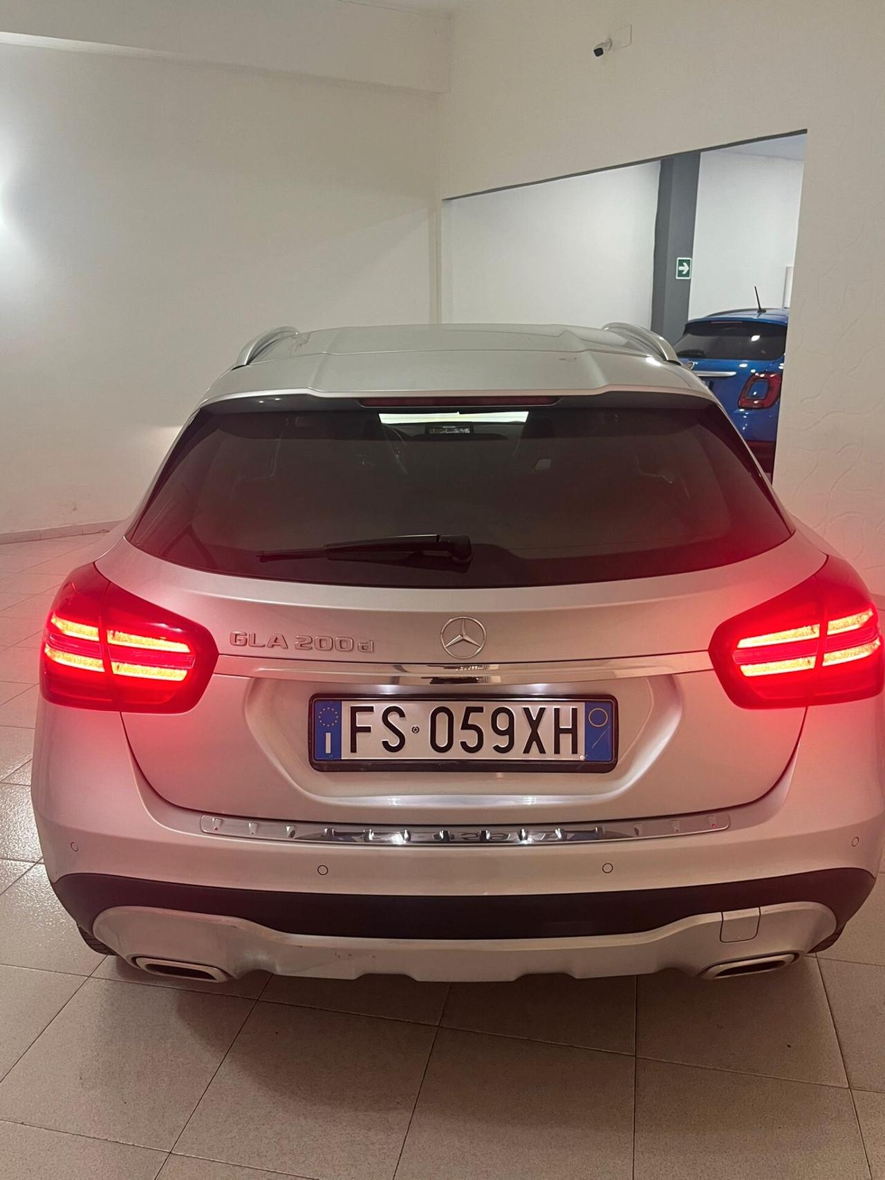 Mercedes-benz GLA 200 D AUTOMATICA 4MATIC SPORT