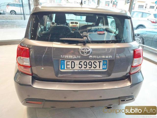 TOYOTA Urban Cruiser 1.4 D-4D AWD Luxury