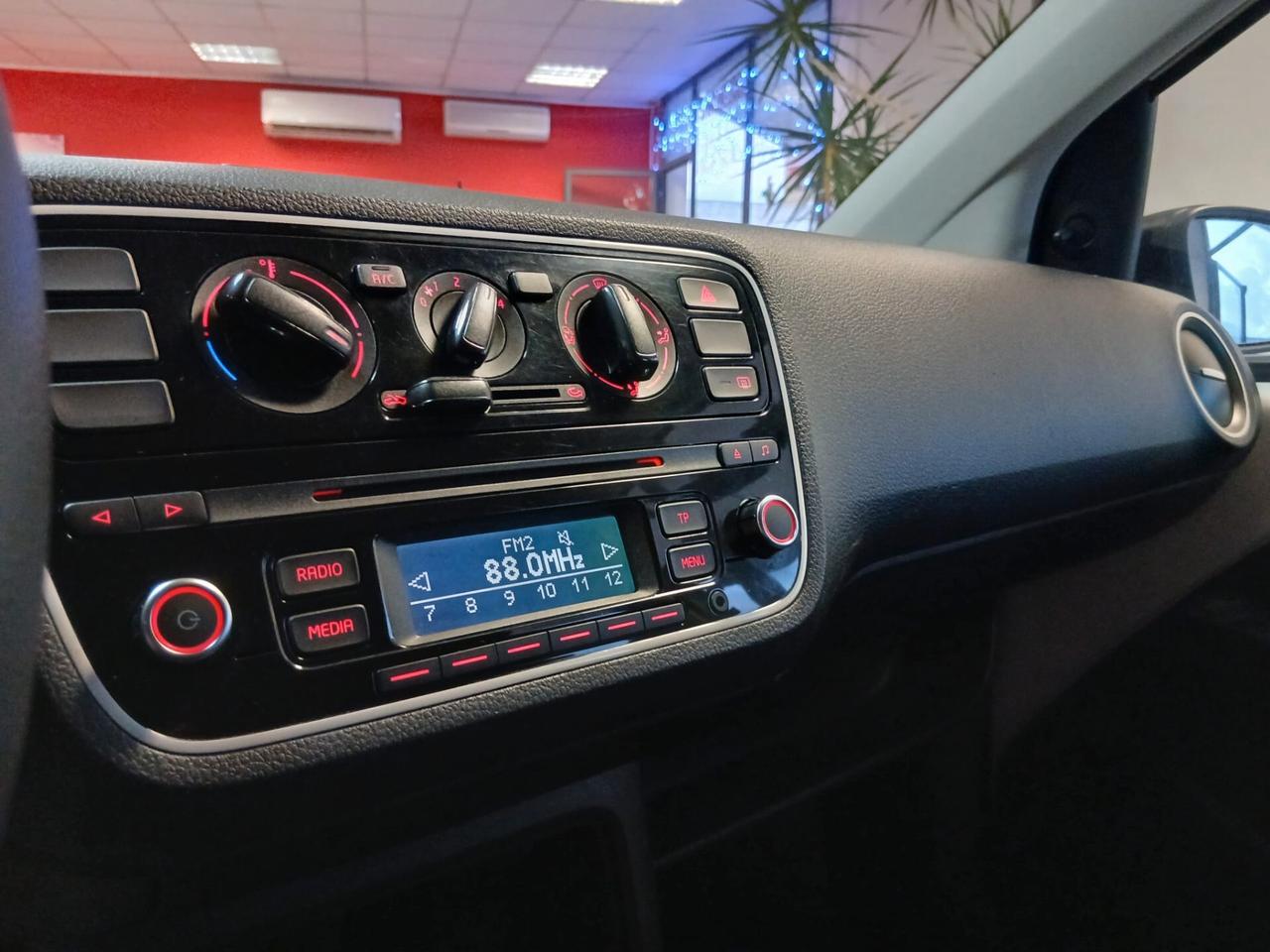 Volkswagen up! 1.0 BENZINA 60CV NEOPATENTATI